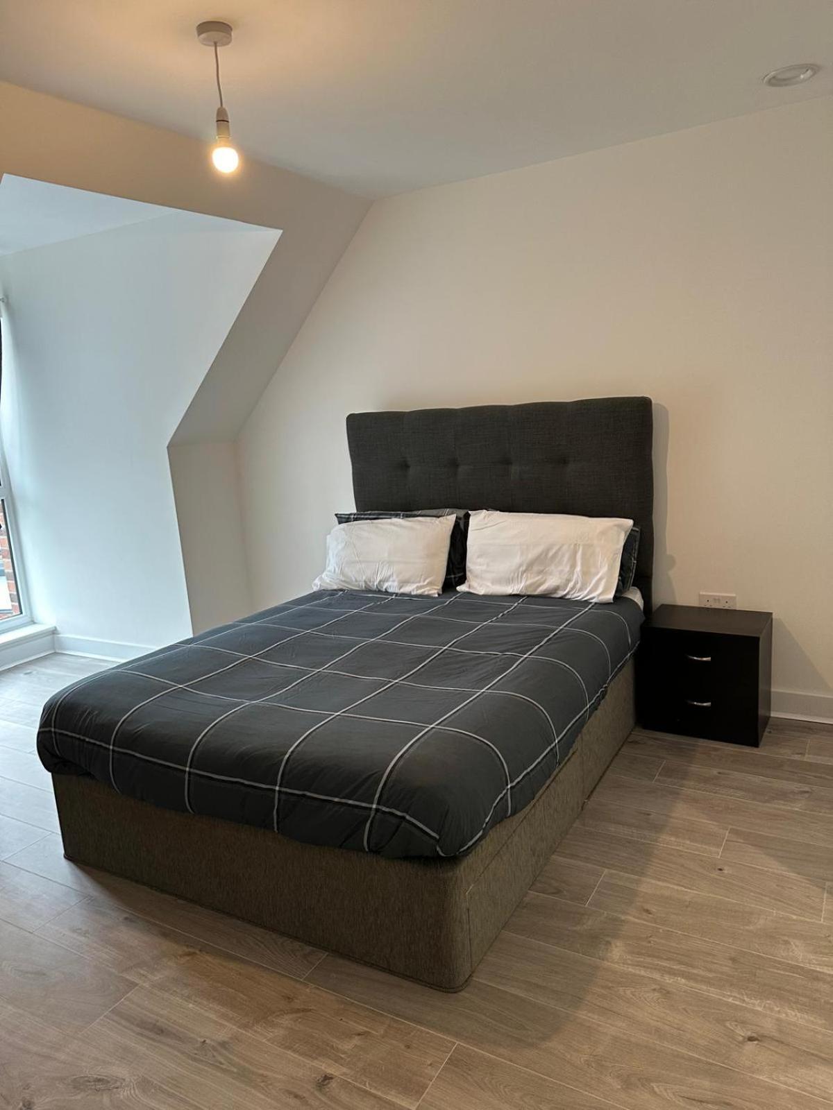 Lush King Ensuite In A Shared Home Manchester Kültér fotó