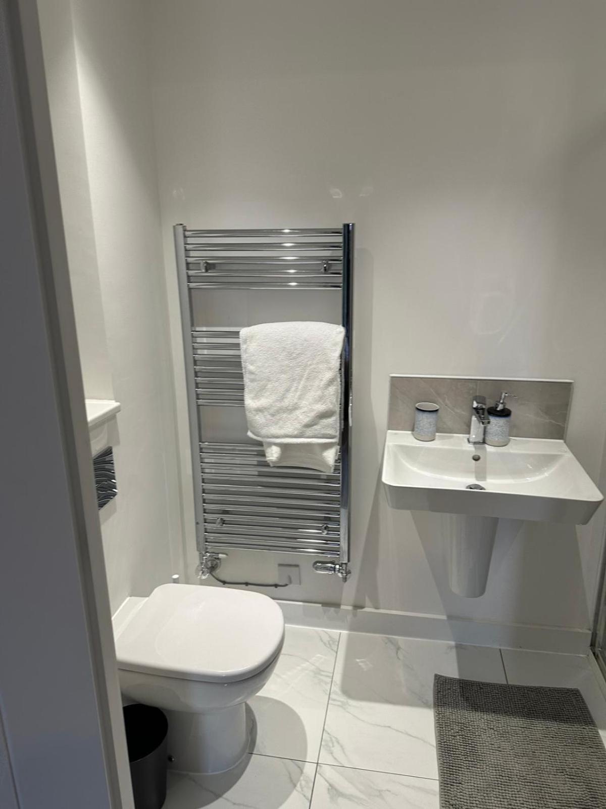 Lush King Ensuite In A Shared Home Manchester Kültér fotó