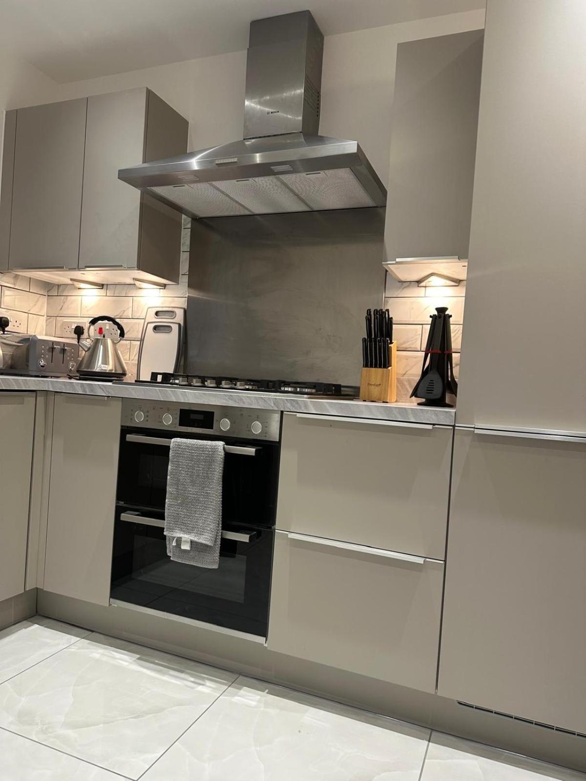 Lush King Ensuite In A Shared Home Manchester Kültér fotó